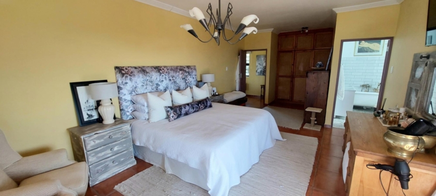 6 Bedroom Property for Sale in Cintsa East Eastern Cape